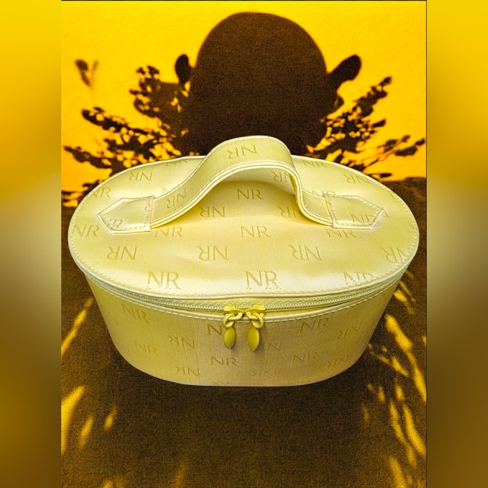 Nina Ricci Vintage Vibrant Yellow Cosmetic Bag 1980s-1990s - Picture 3 of 7